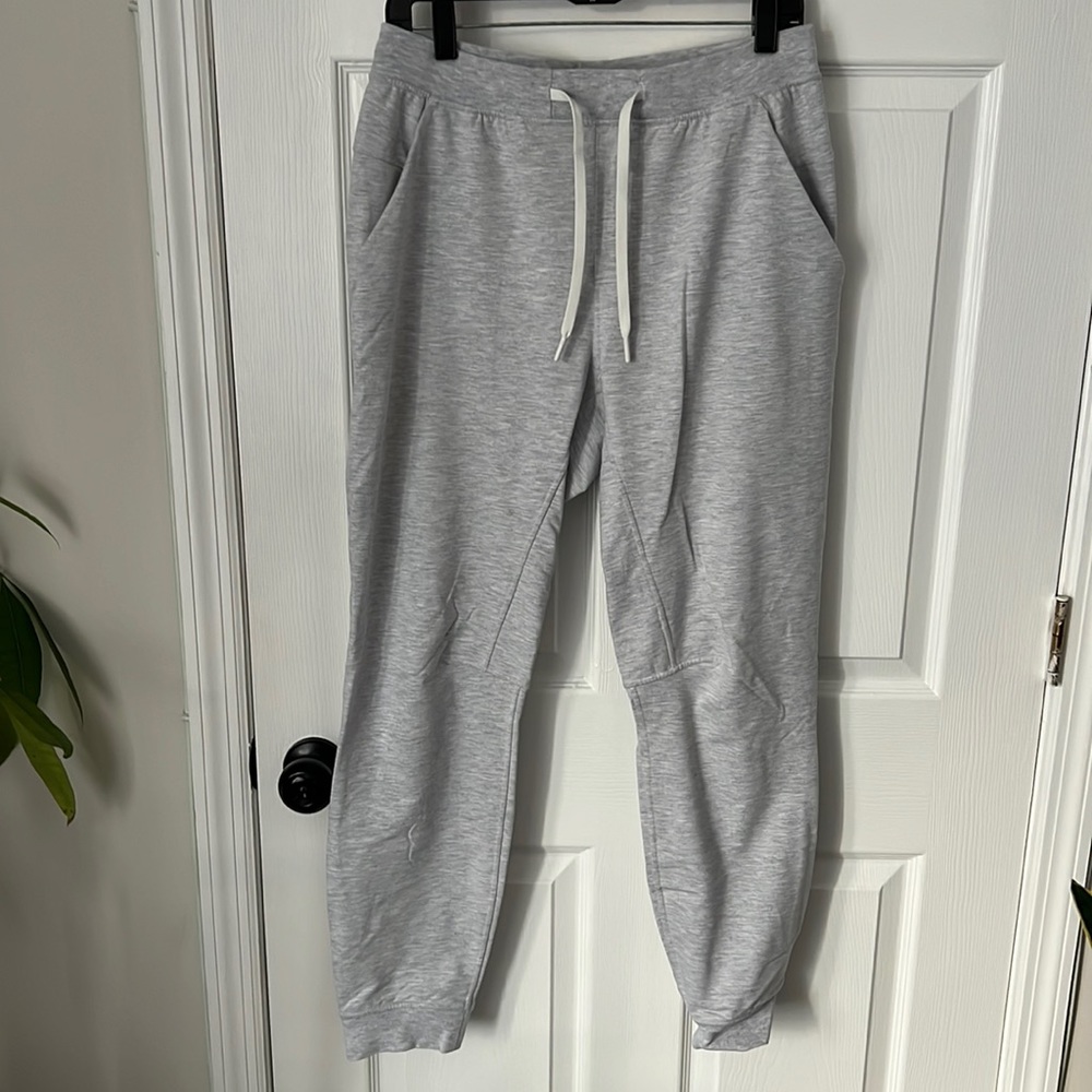 Lululemon joggers size m grey